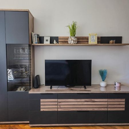 Apartment Cesarica Omiš Eksteriør bilde