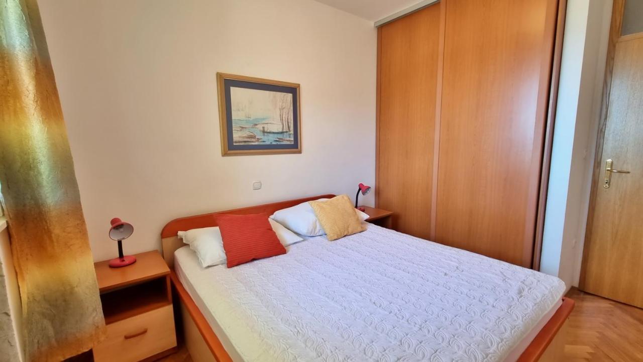 Apartment Cesarica Omiš Eksteriør bilde