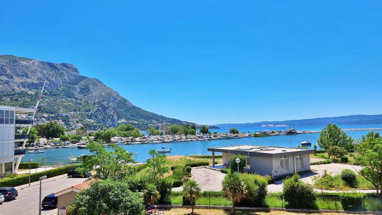 Apartment Cesarica Omiš Eksteriør bilde